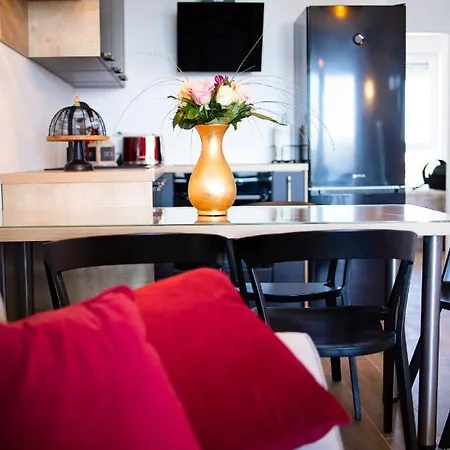 Paradise 5 Stars Apartament Nin