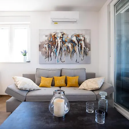 Paradise 5 Stars Nin