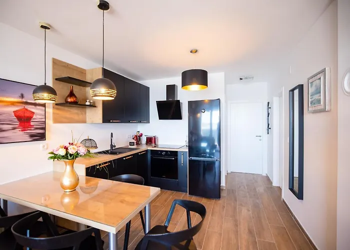 Paradise 5 Stars Nin