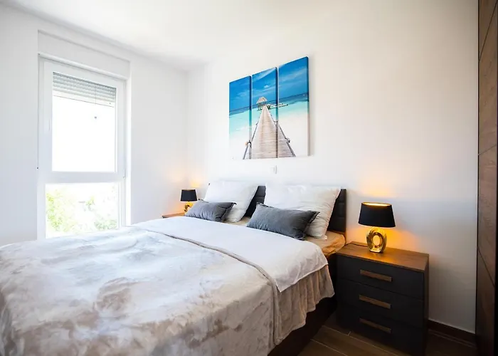 Paradise 5 Stars Nin