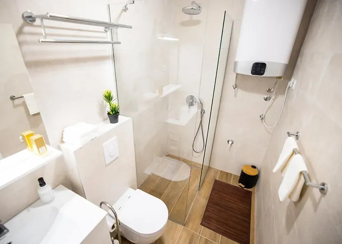 Paradise 5 Stars Nin