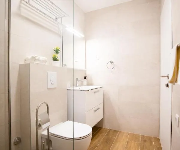 Paradise 5 Stars Nin