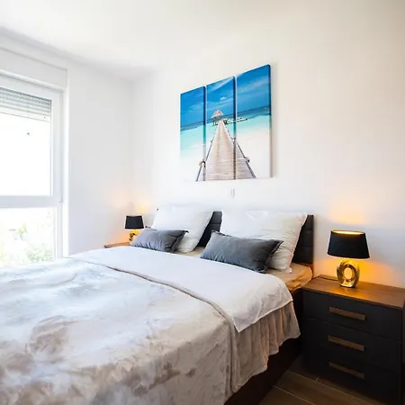 Paradise 5 Stars Nin