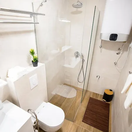 Paradise 5 Stars Nin